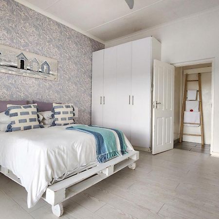 Blue'S Guest House - East London Bonza Bay 外观 照片