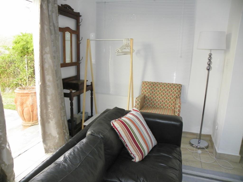 Blue'S Guest House - East London Bonza Bay 外观 照片