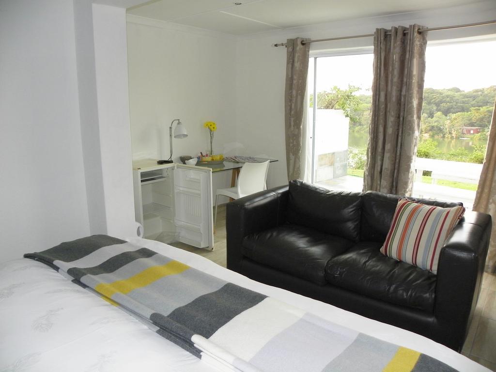 Blue'S Guest House - East London Bonza Bay 外观 照片
