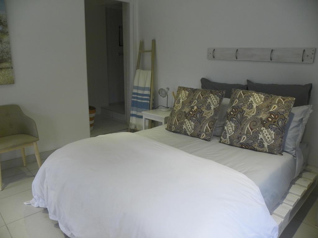 Blue'S Guest House - East London Bonza Bay 外观 照片