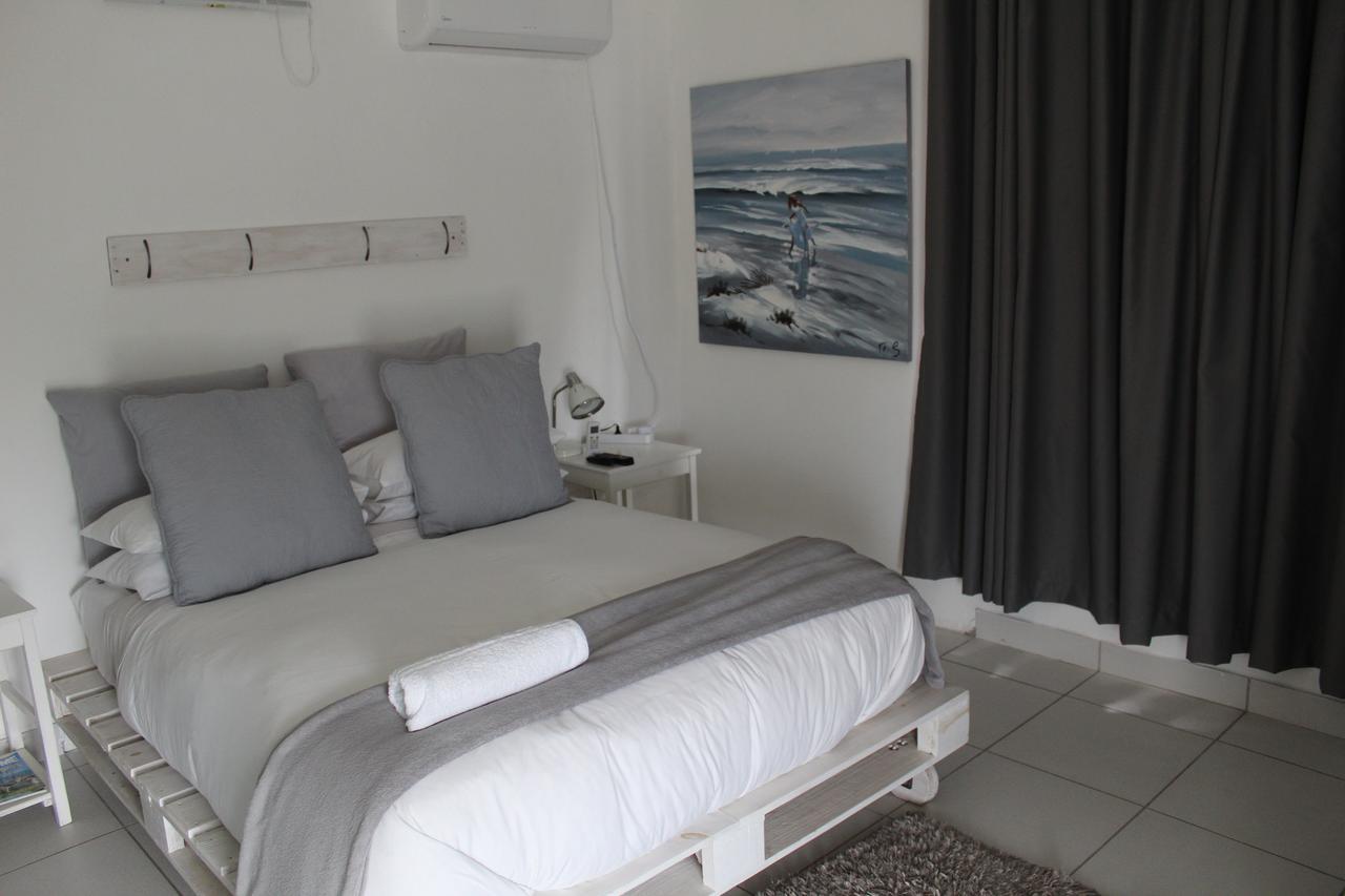 Blue'S Guest House - East London Bonza Bay 外观 照片