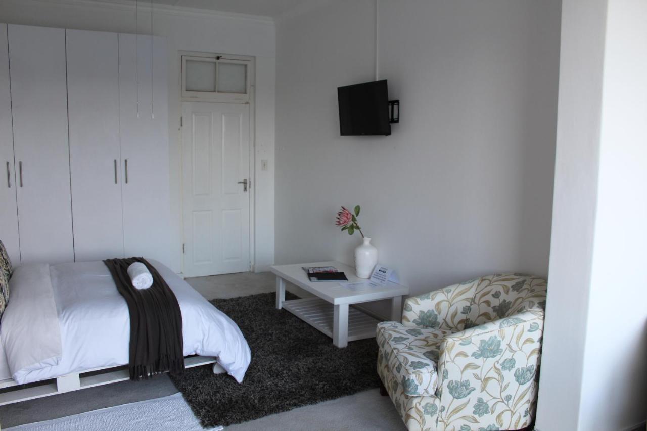 Blue'S Guest House - East London Bonza Bay 外观 照片